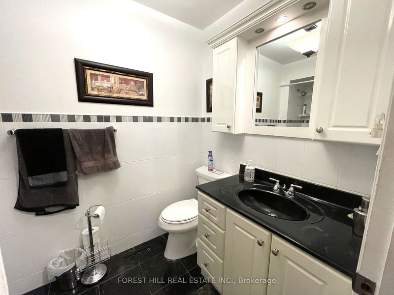 3231 Trisha Downs   Mississauga, L5A 2A6 | Image 10