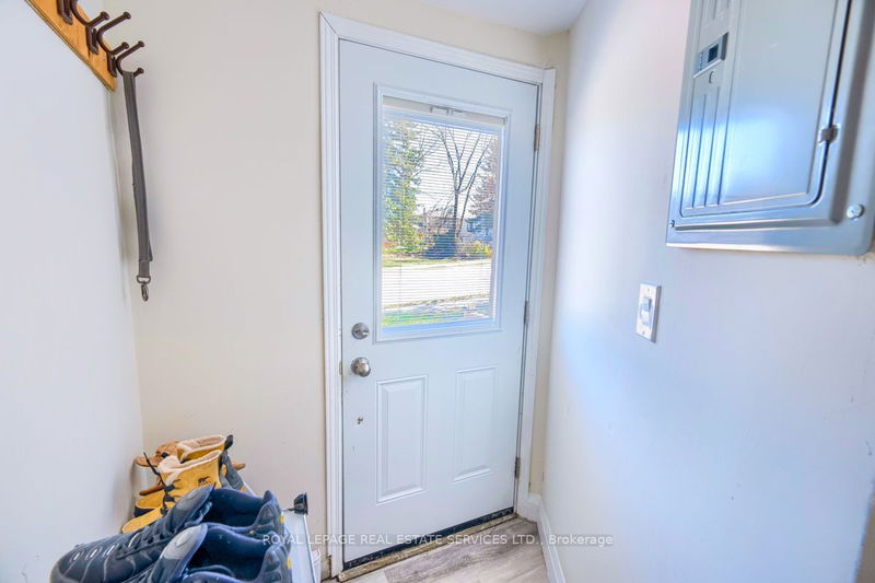 18 Ewing St  Halton Hills, L7G 2P7 | Image 5