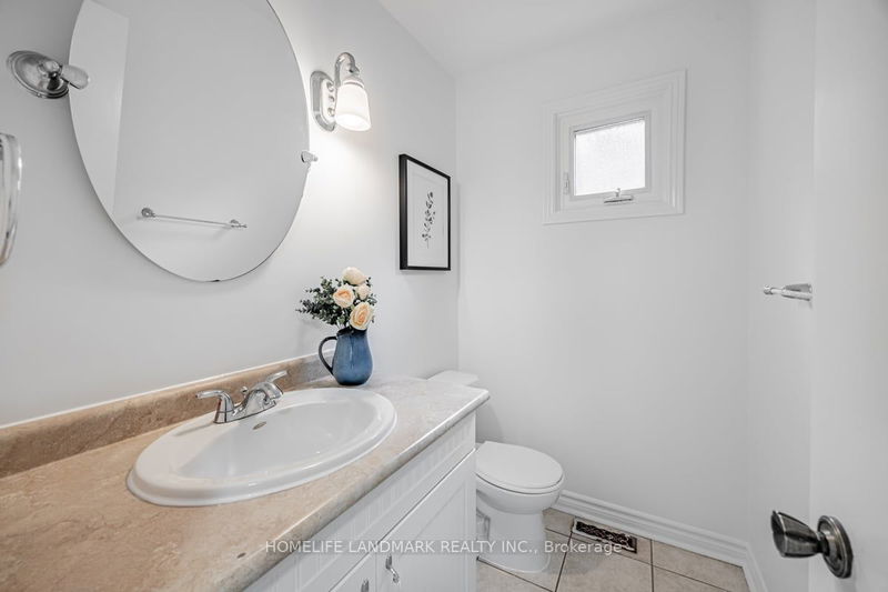 985 Deer Run   Mississauga, L5C 3P6 | Image 22