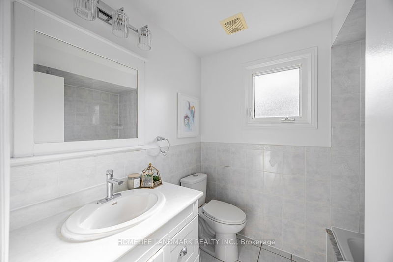 985 Deer Run   Mississauga, L5C 3P6 | Image 27