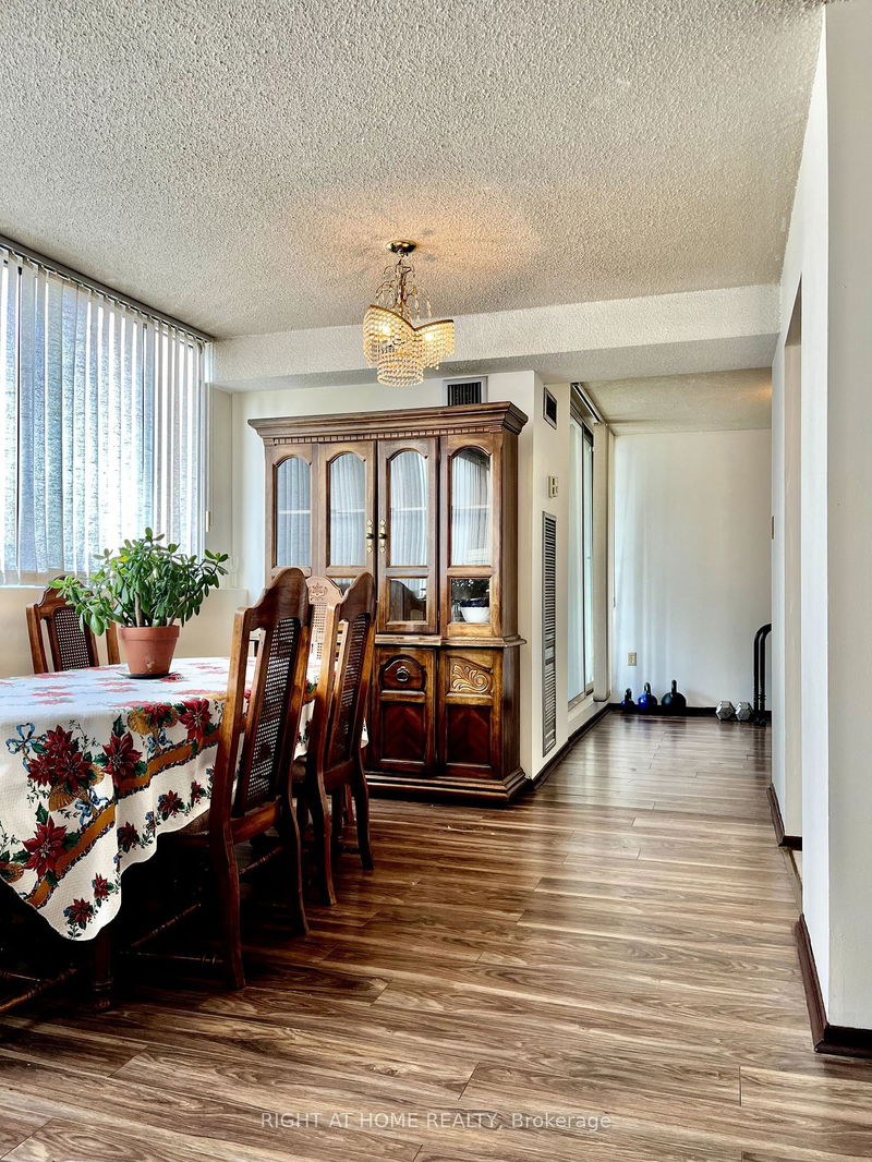  1705 - 3590 Kaneff Cres  Mississauga, L5A 3X3 | Image 10