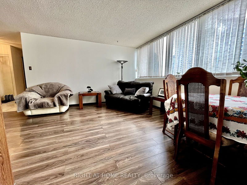  1705 - 3590 Kaneff Cres  Mississauga, L5A 3X3 | Image 7