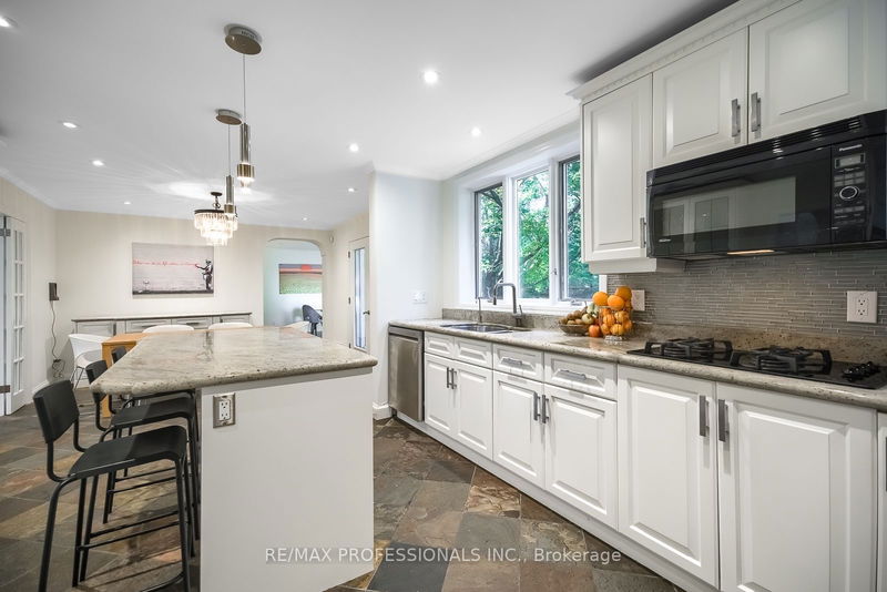 8 Edgevalley Dr  Toronto, M9A 4N7 | Image 11