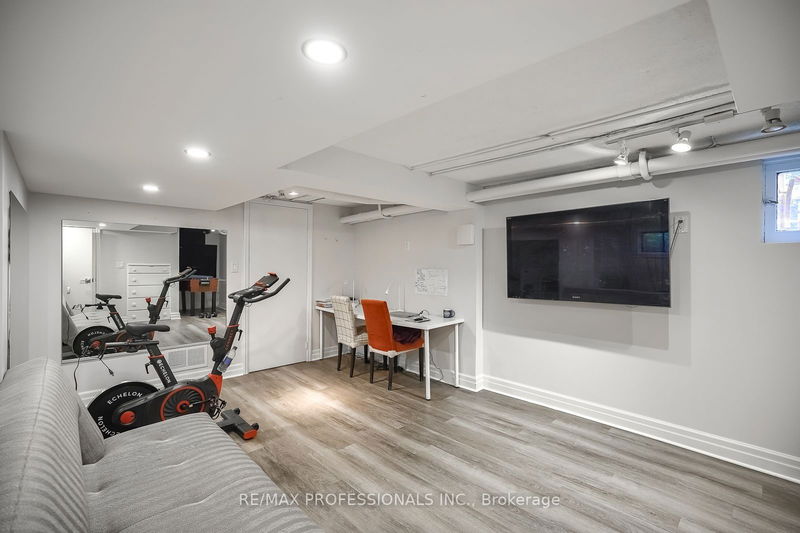 8 Edgevalley Dr  Toronto, M9A 4N7 | Image 27