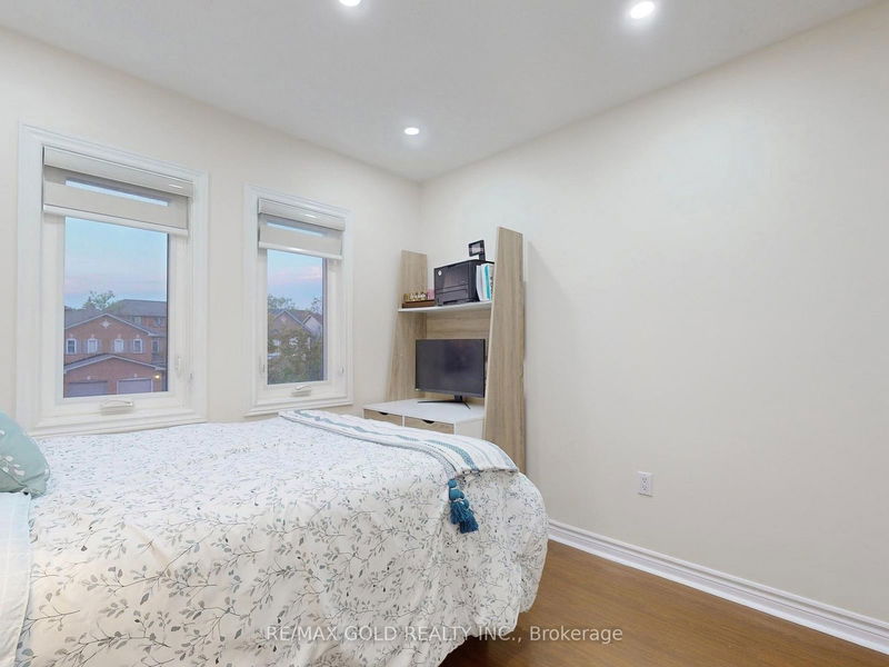 15 Pressed Brick Dr  Brampton, L6V 4K8 | Image 14