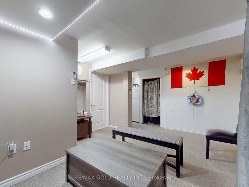 15 Pressed Brick Dr  Brampton, L6V 4K8 | Image 19