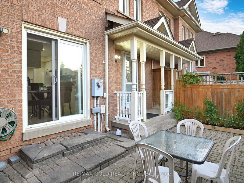 15 Pressed Brick Dr  Brampton, L6V 4K8 | Image 34