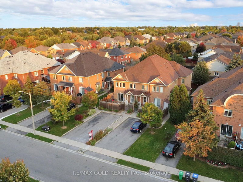 15 Pressed Brick Dr  Brampton, L6V 4K8 | Image 35