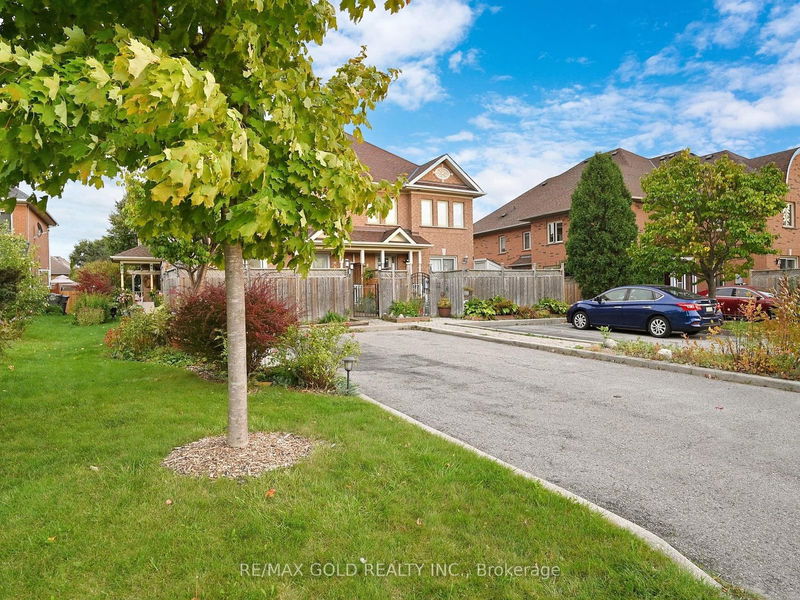 15 Pressed Brick Dr  Brampton, L6V 4K8 | Image 37