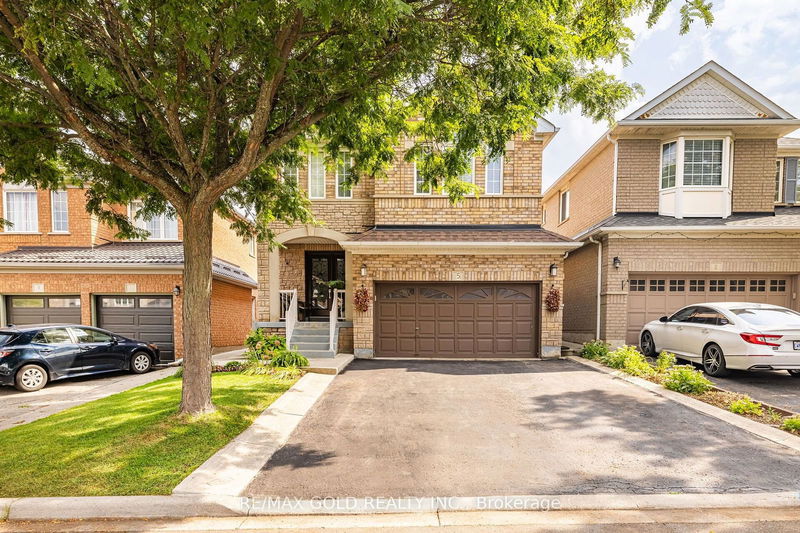 5 Shady Oak Lane  Brampton, L6R 2Z2 | Image 2