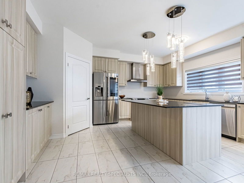 87 Dolobram Tr  Brampton, L7A 4Y4 | Image 11