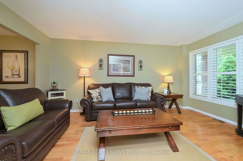 10 Livingston Dr  Caledon, L7C 1A7 | Image 8