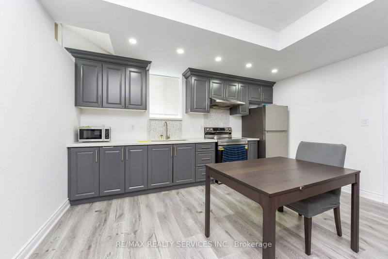 27 Goodview Dr  Brampton, L6R 4C3 | Image 34