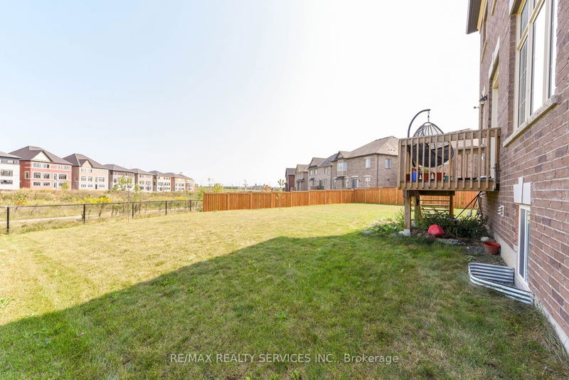 27 Goodview Dr  Brampton, L6R 4C3 | Image 36