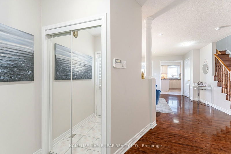 30 Silo Crt  Brampton, L6X 4S4 | Image 6