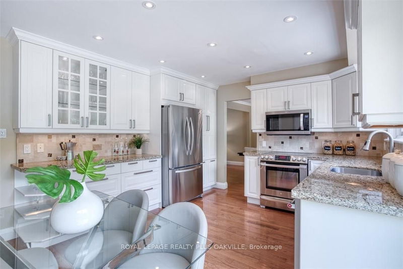 234 Spring Garden Rd  Oakville, L6L 5H4 | Image 10