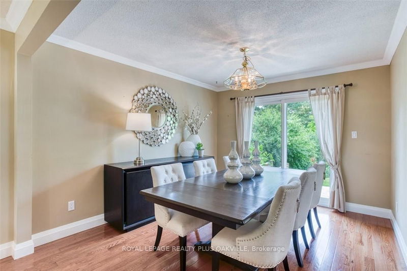 234 Spring Garden Rd  Oakville, L6L 5H4 | Image 14