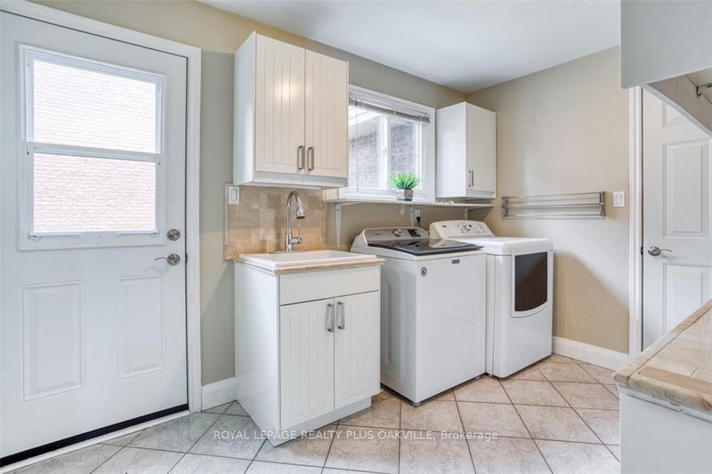 234 Spring Garden Rd  Oakville, L6L 5H4 | Image 21