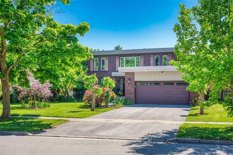 234 Spring Garden Rd  Oakville, L6L 5H4 | Image 3