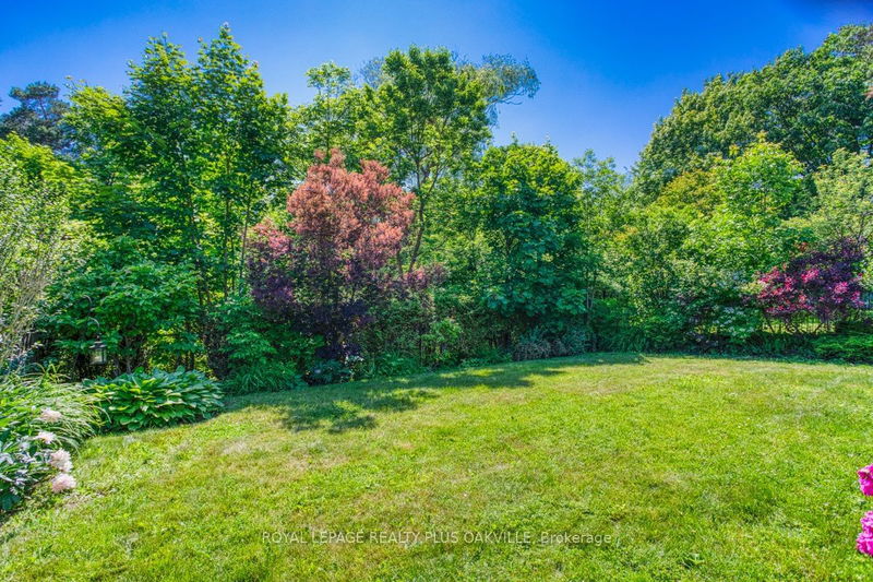 234 Spring Garden Rd  Oakville, L6L 5H4 | Image 38