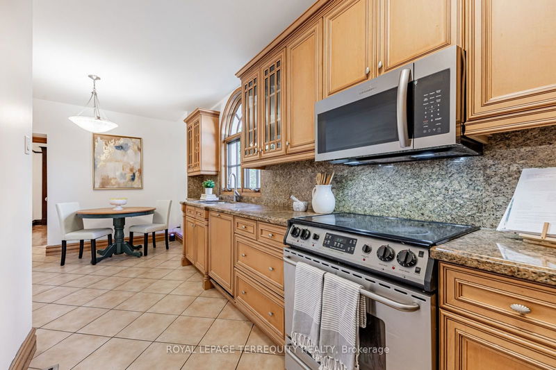 35 Joseph St  Toronto, M9N 2H9 | Image 11