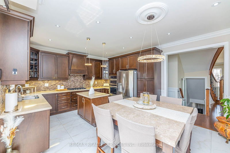 2 Poppy Hills Rd  Brampton, L6P 3T4 | Image 13