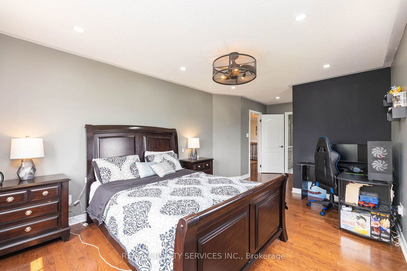 2 Poppy Hills Rd  Brampton, L6P 3T4 | Image 28