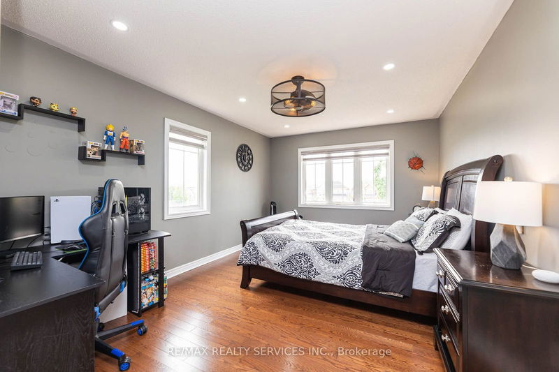 2 Poppy Hills Rd  Brampton, L6P 3T4 | Image 29