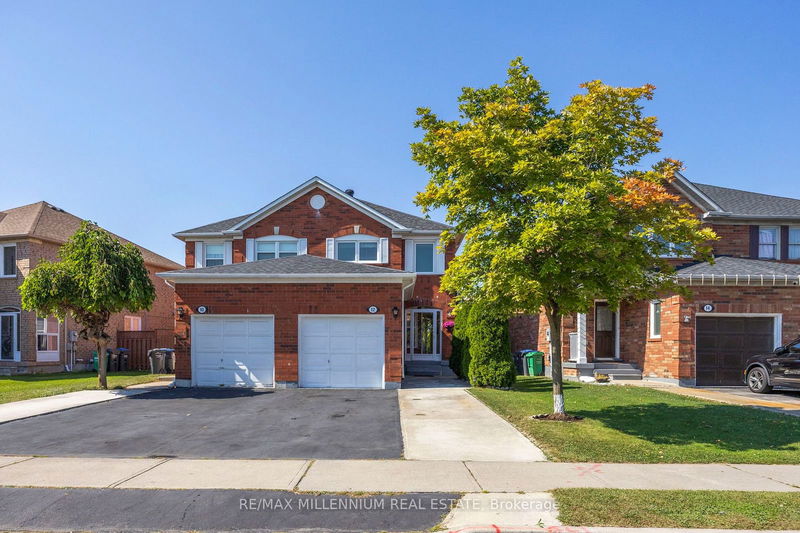 12 Mount Fuji Cres  Brampton, L6R 2L3 | Image 1