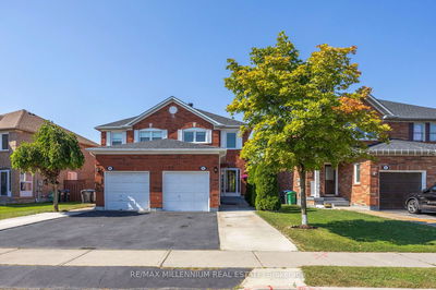 12 Mount Fuji Cres  Brampton, L6R 2L3 | Image 1