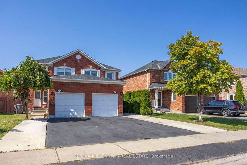 12 Mount Fuji Cres  Brampton, L6R 2L3 | Image 2