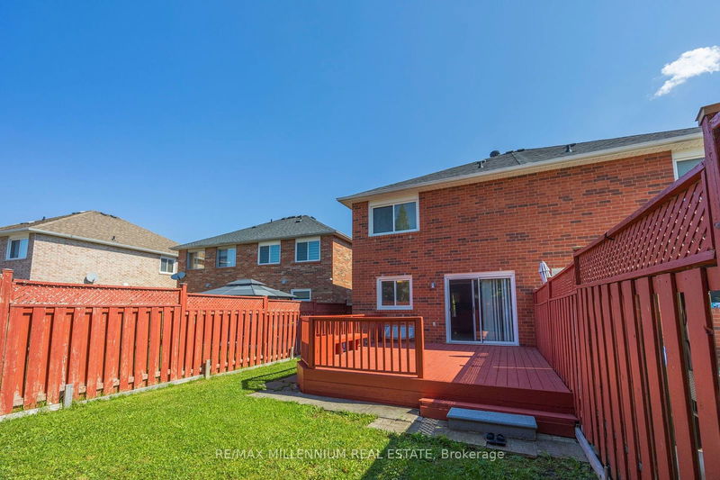 12 Mount Fuji Cres  Brampton, L6R 2L3 | Image 31