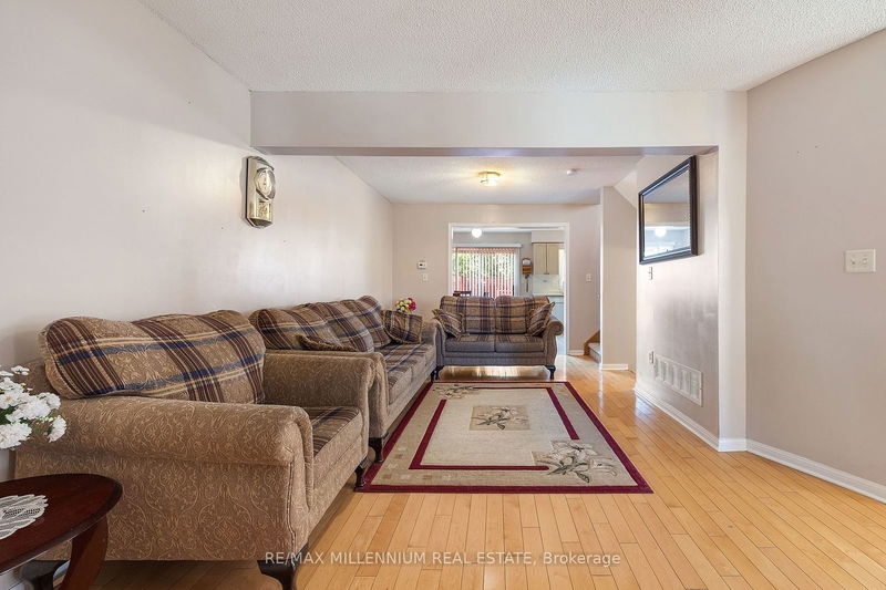 12 Mount Fuji Cres  Brampton, L6R 2L3 | Image 6