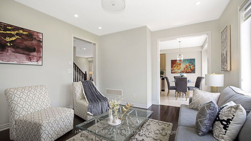 58 Masken Circ  Brampton, L7A 4K3 | Image 16