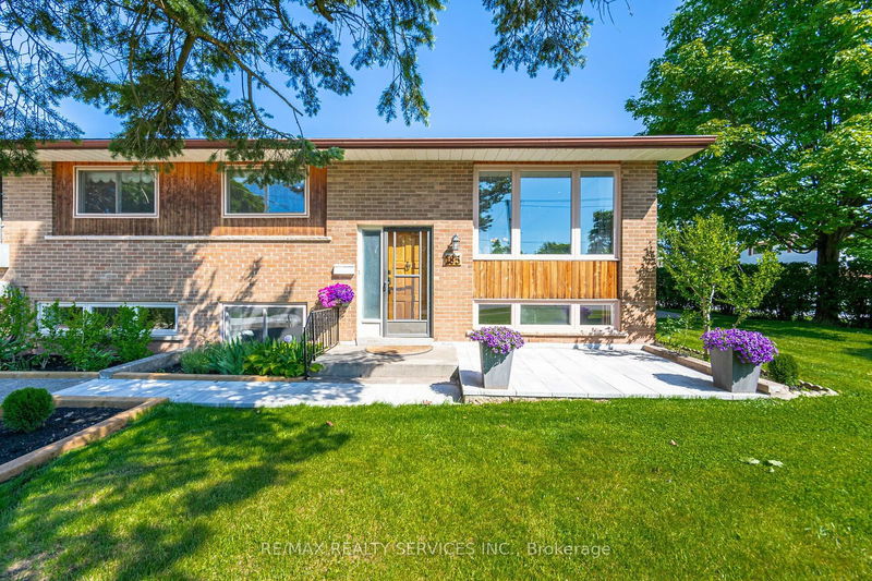 195 Elmwood Rd  Oakville, L6K 2A9 | Image 2