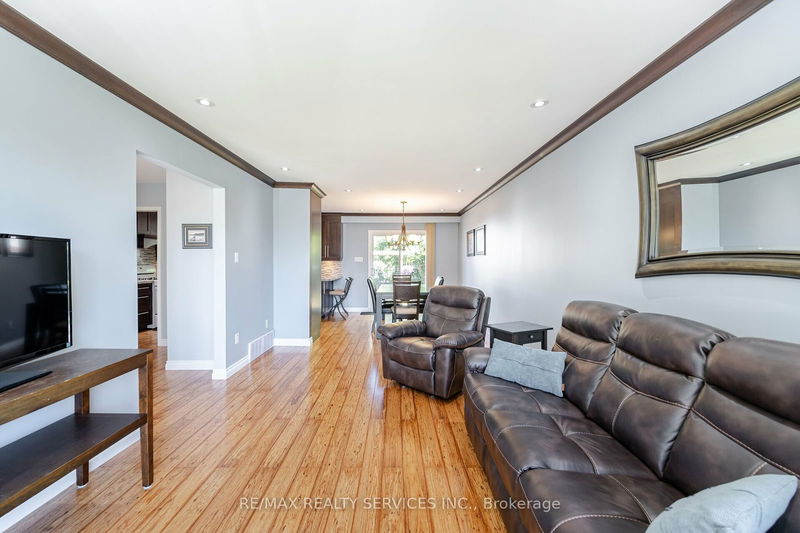 195 Elmwood Rd  Oakville, L6K 2A9 | Image 7