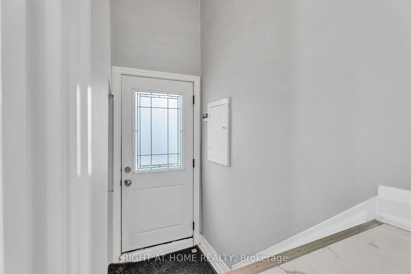 30 Nash Dr  Toronto, M3M 2L3 | Image 22