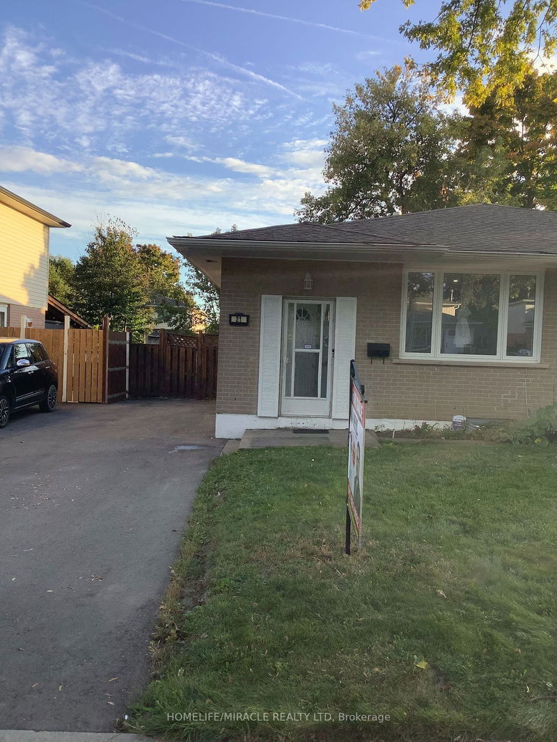 21 Chipwood Cres  Brampton, L6V 2E4 | Image 1