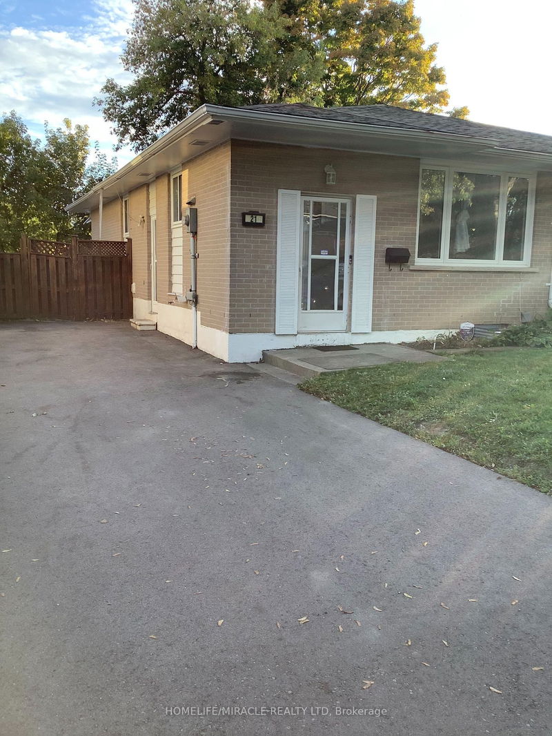 21 Chipwood Cres  Brampton, L6V 2E4 | Image 2