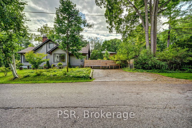 105 Mineola Rd W Mississauga, L5G 2C4 | Image 2