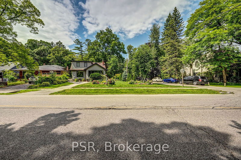 105 Mineola Rd W Mississauga, L5G 2C4 | Image 25