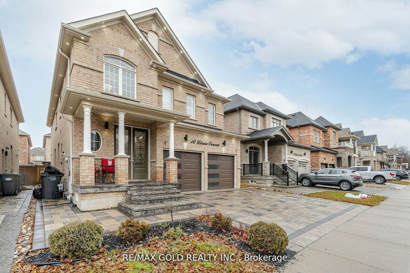 10 Lisson Cres  Brampton, L6X 5H8 | Image 2