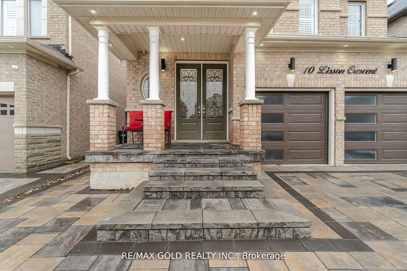 10 Lisson Cres  Brampton, L6X 5H8 | Image 3