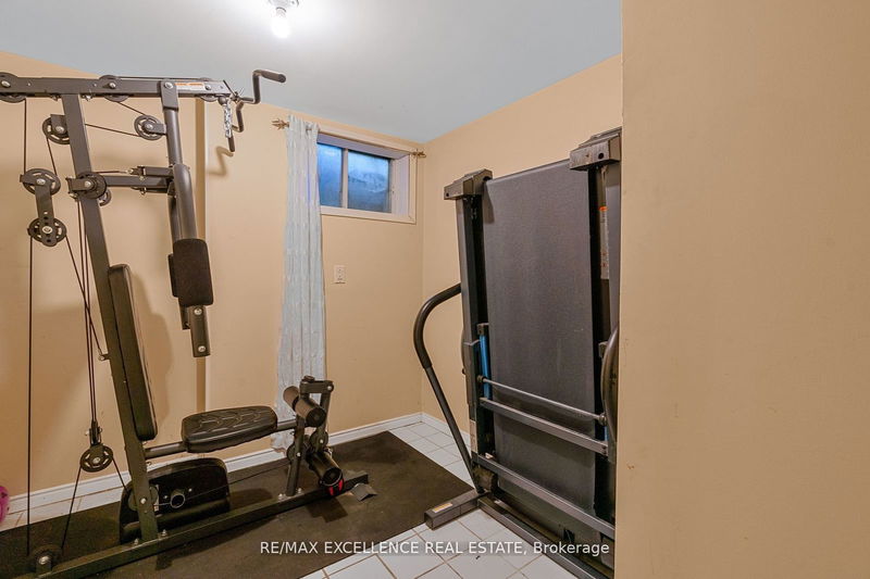 7 Lady Stewart Blvd  Brampton, L6S 3Y2 | Image 33