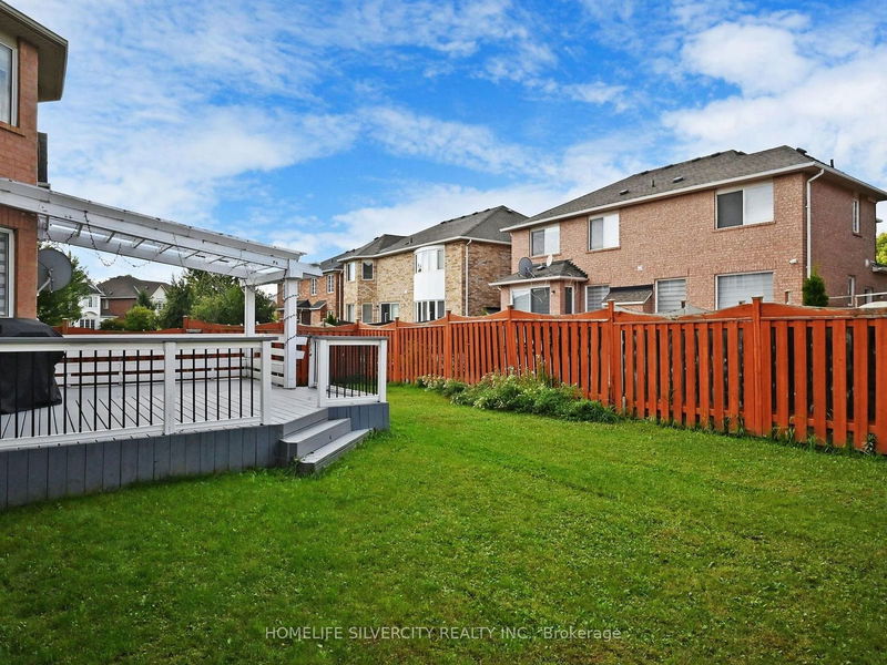 4 Farad Crt  Brampton, L6P 1S6 | Image 39