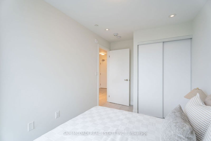  416 - 3401 Ridgeway Dr  Mississauga, L5L 5T3 | Image 4