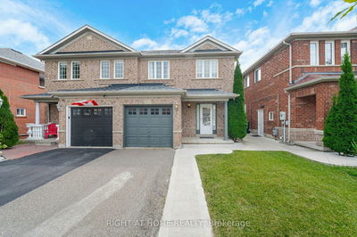 30 Mistdale Cres  Brampton, L7A 1S1 | Image 1