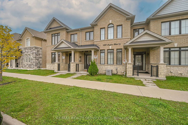 249 Inspire Blvd  Brampton, L6R 3Z3 | Image 4