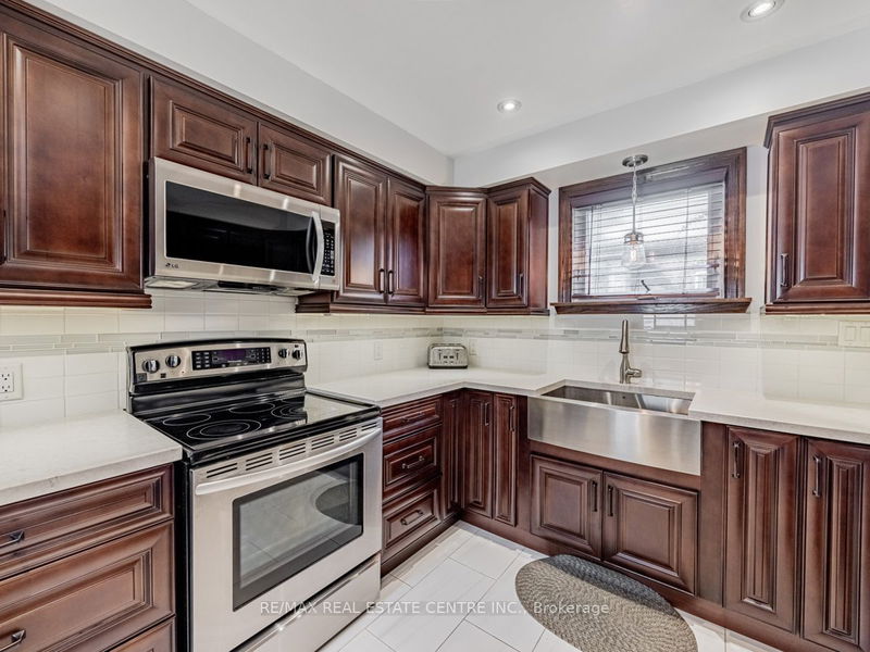 40 Grattan St  Toronto, M9N 3J5 | Image 10