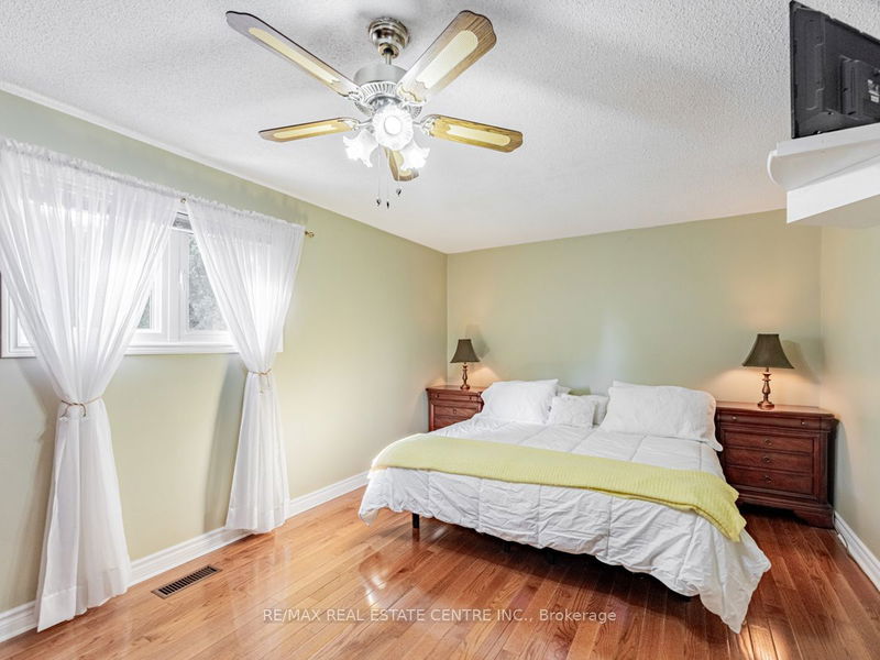 40 Grattan St  Toronto, M9N 3J5 | Image 18